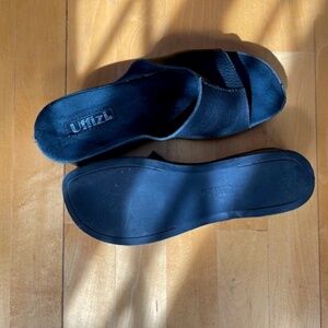 Uffizi wedgie sandals size 8